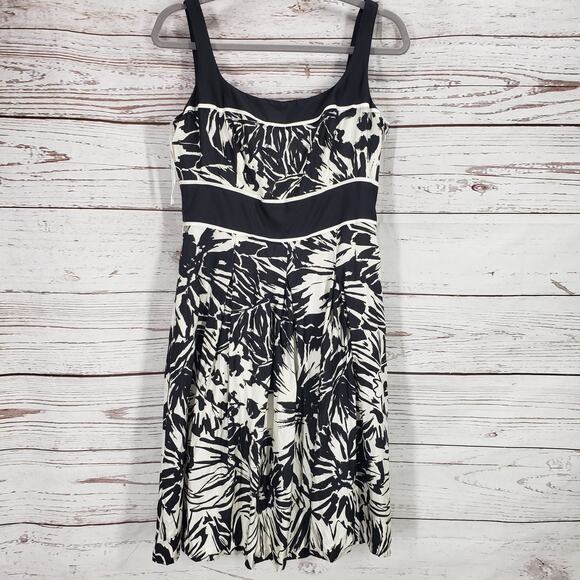 White House Black Market Women's 100%Silk Abstract Flower Dress Size 6 - Picture 2 of 10